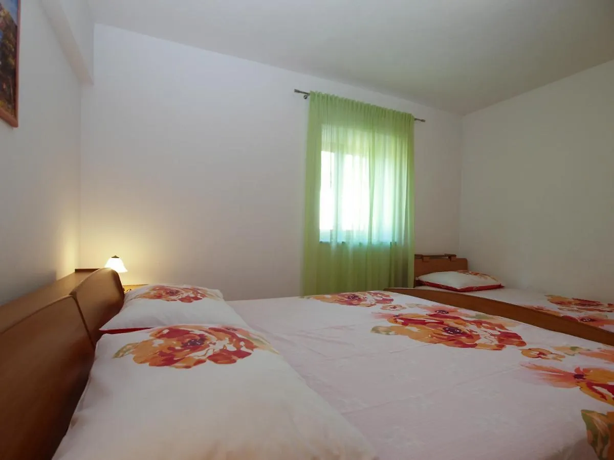 Apartments Klaudio 1318 Pomer
