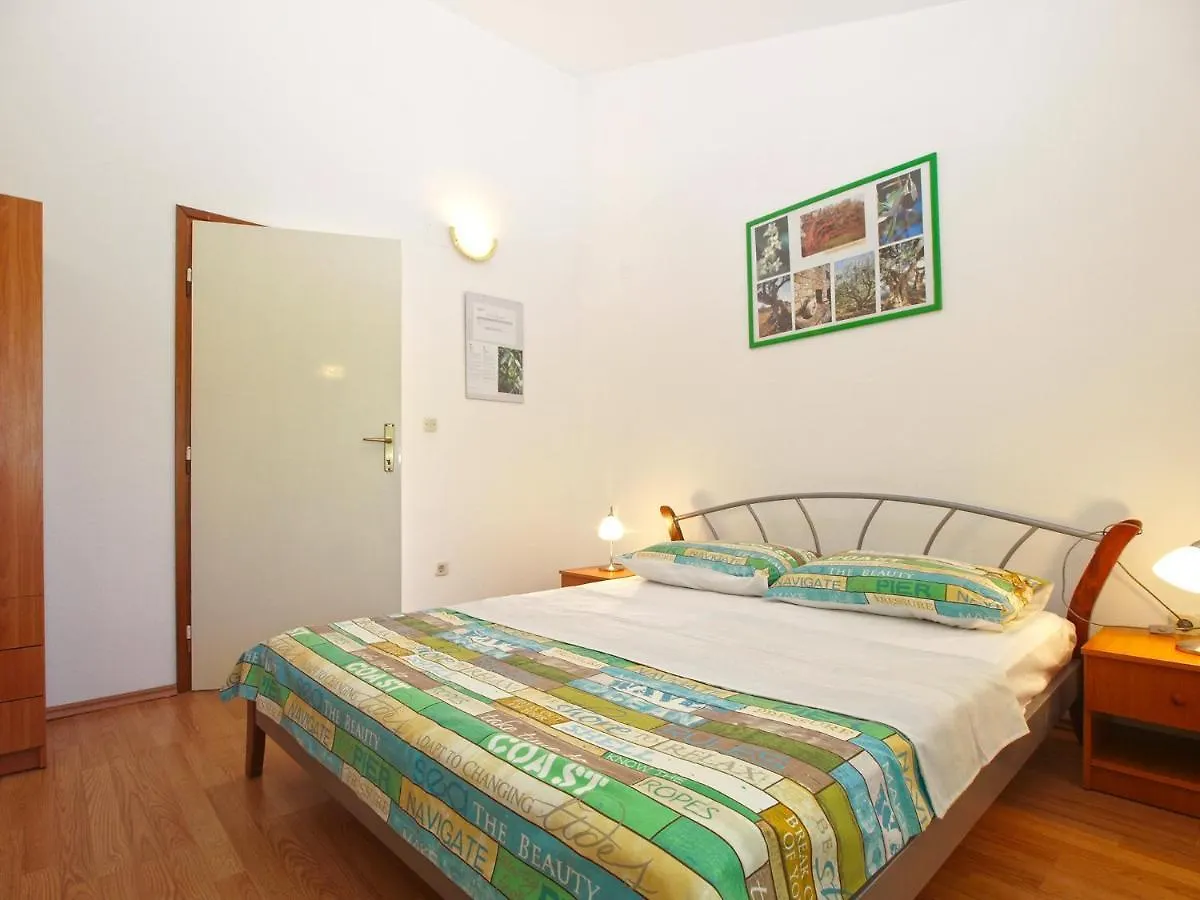 Apartments Klaudio 1318 Pomer