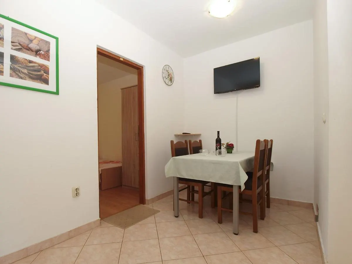 Apartments Klaudio 1318 Pomer Croatia