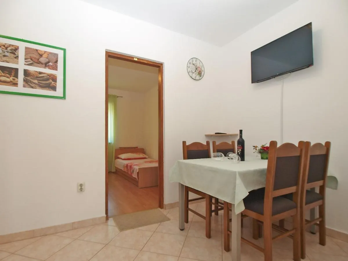 Apartments Klaudio 1318 Pomer Croatia