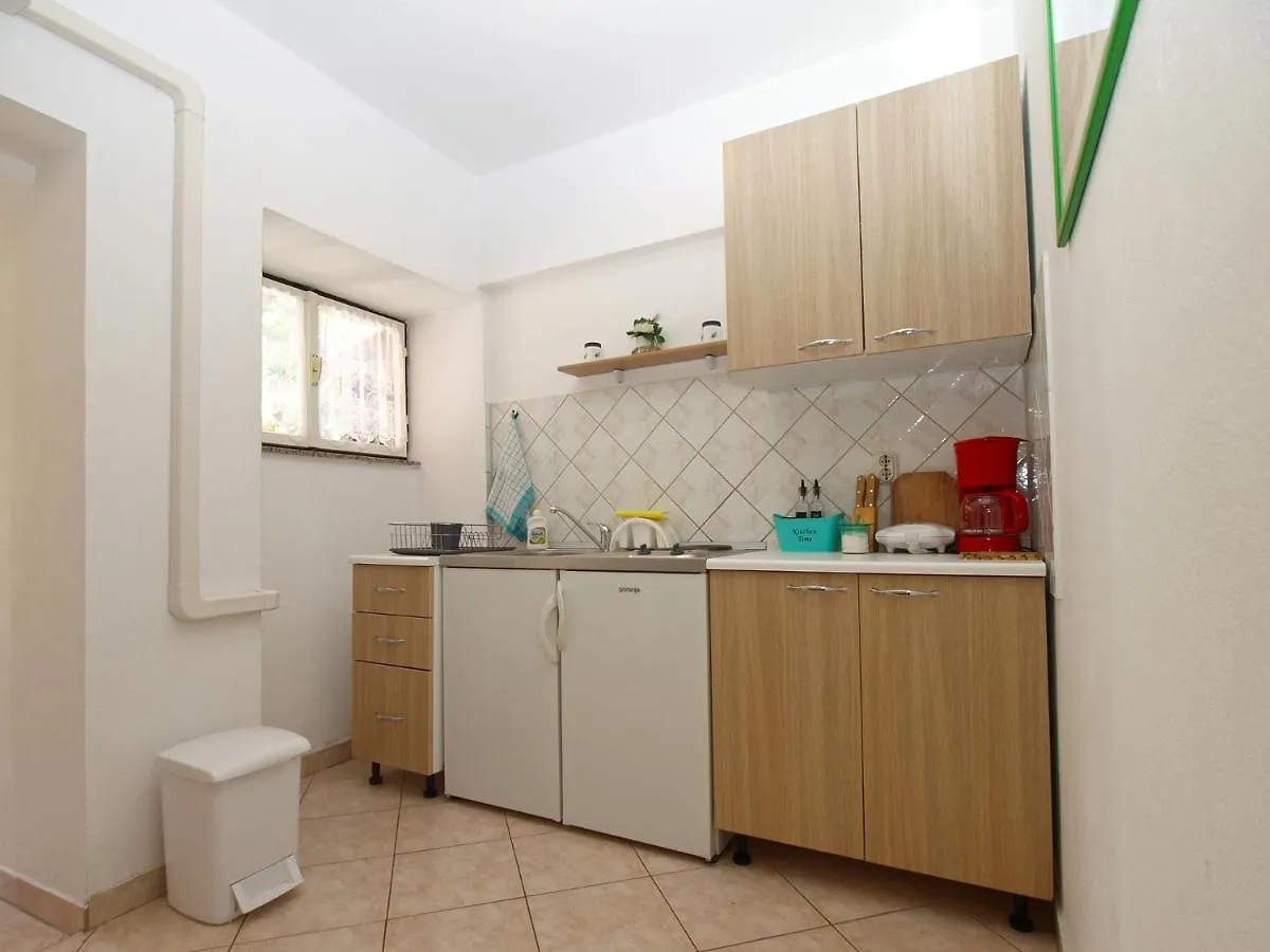 Apartments Klaudio 1318 Pomer