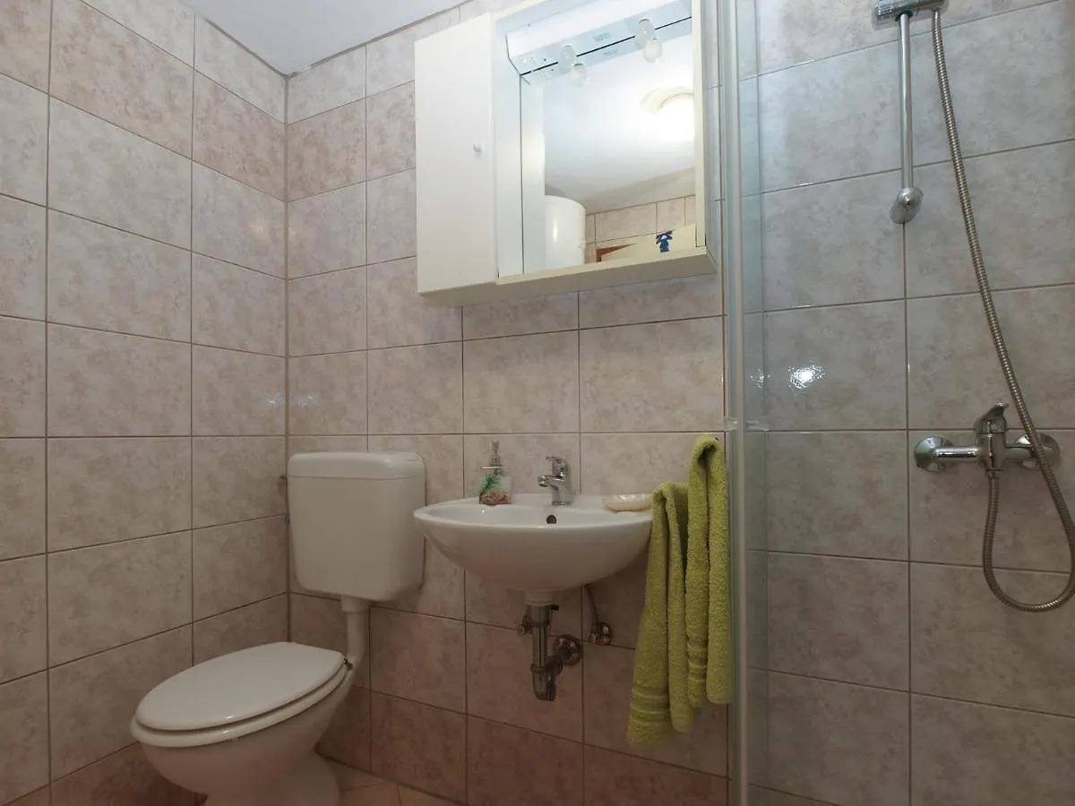 Apartments Klaudio 1318 Pomer