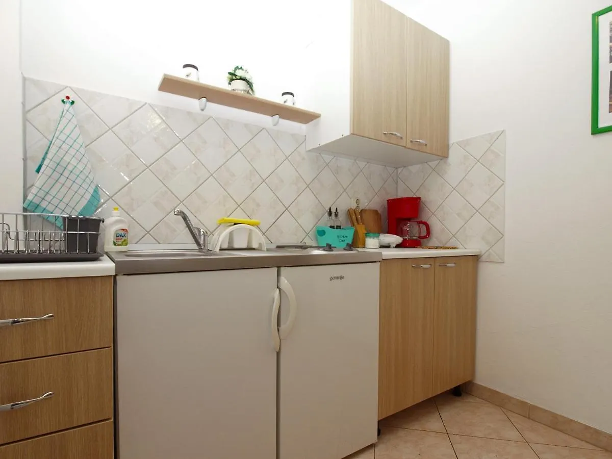 Apartments Klaudio 1318 Pomer